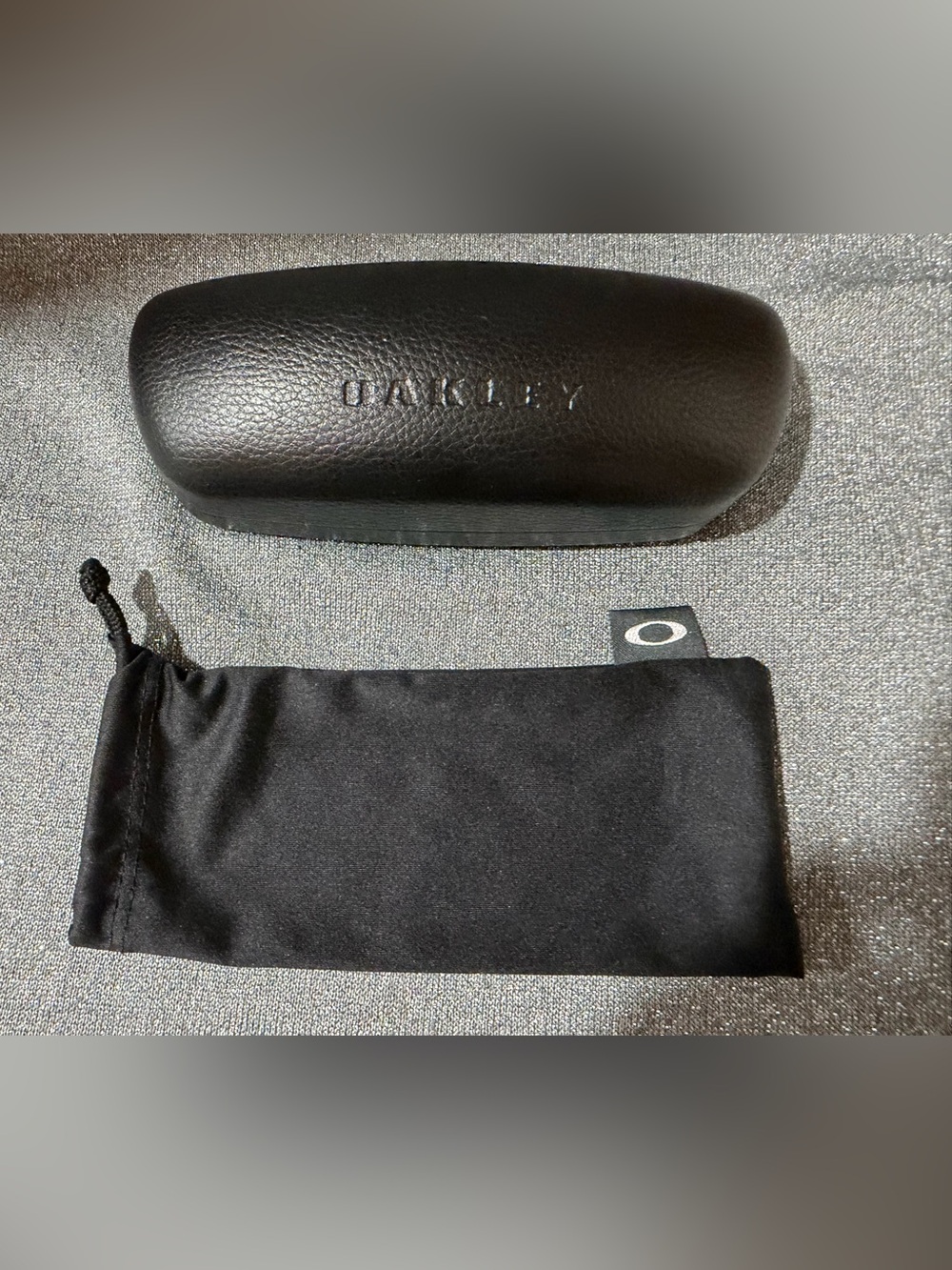 Oakley Black Hard Sunglass Case with Black Soft Drawstring Pouch